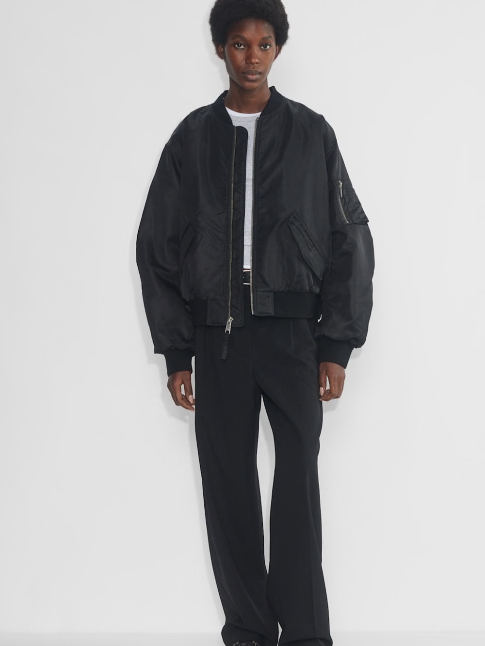 Aritzia TNA Brea Bomber Jacket in Black Sz S